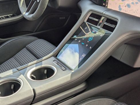 New 2025 Porsche Taycan 4S image 21