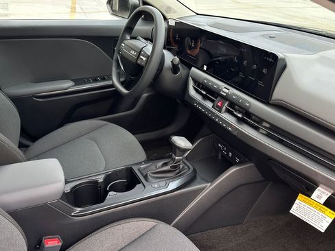 New 2025 Kia K4 LXS image 11