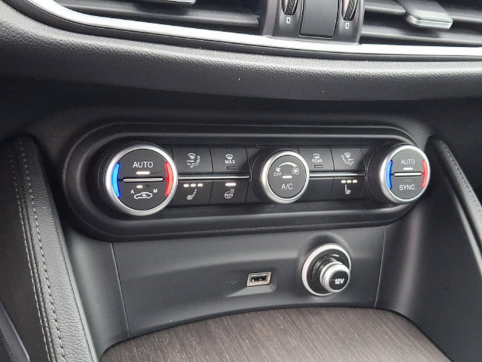 Used 2023 Alfa Romeo Stelvio Ti w/ Active Assist Plus Package AWD/4WD image 17