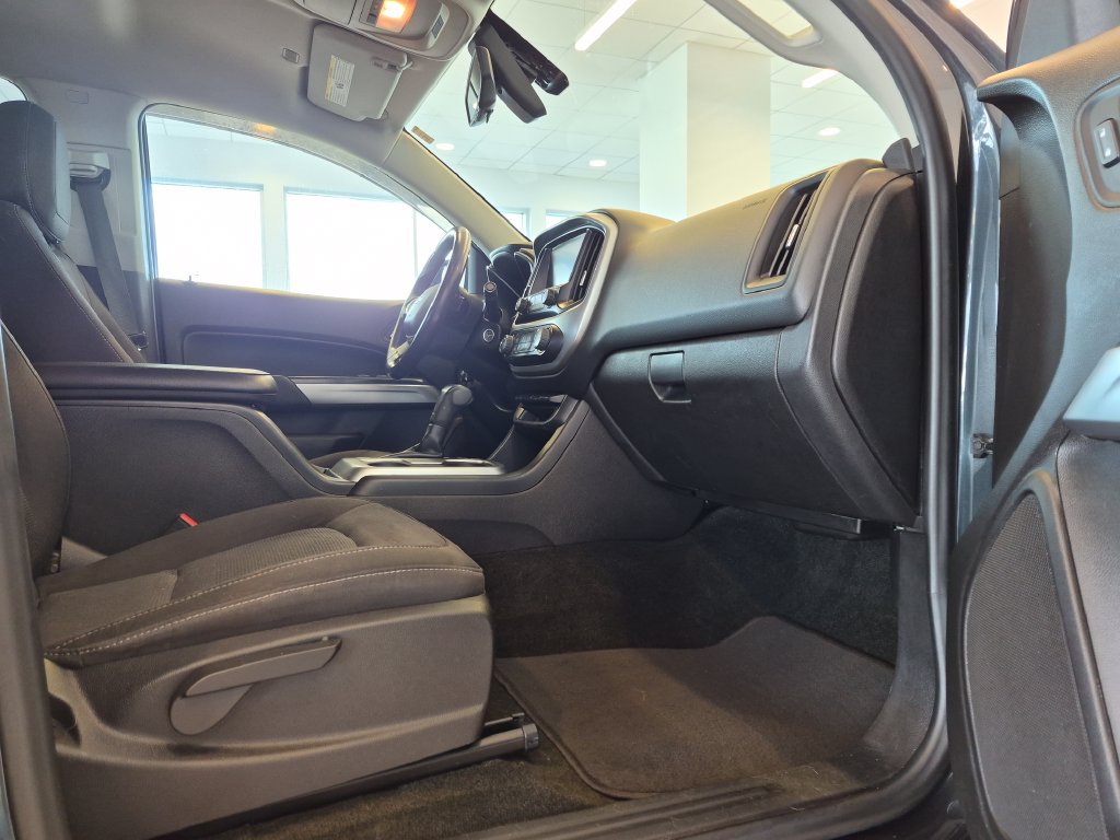 Used 2018 Chevrolet Colorado LT AWD/4WD image 24