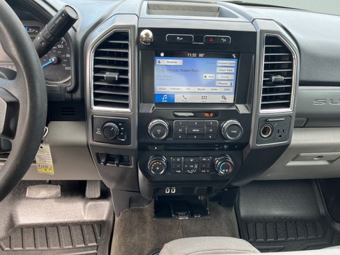 Used 2017 Ford F350 XLT AWD/4WD image 12