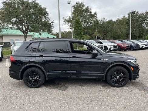 Certified 2024 Volkswagen Tiguan SE R-Line image 8