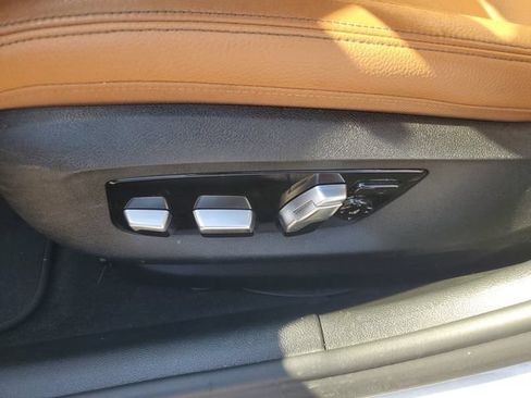 Used 2018 BMW 530e w/ Premium Package 2 RWD image 7
