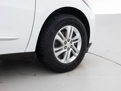 Used 2019 Buick Enclave Essence AWD/4WD image 18