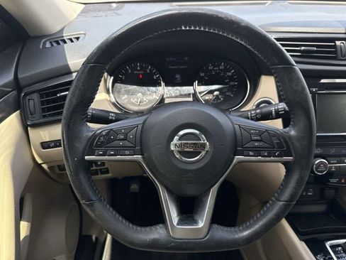 Used 2019 Nissan Rogue SV FWD image 13