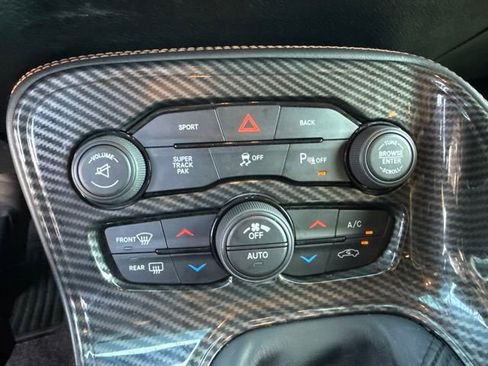 Used 2016 Dodge Challenger R/T Scat Pack RWD image 15