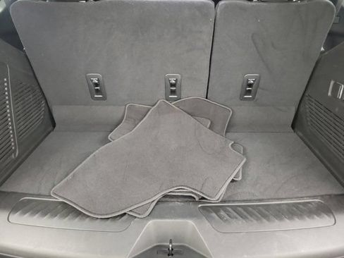 Used 2021 GMC Yukon SLT w/ SLT Premium Package RWD image 9