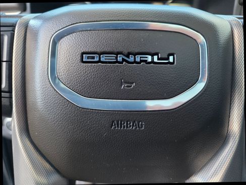 Used 2021 GMC Yukon Denali w/ Denali Ultimate Package AWD/4WD image 36