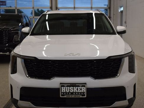 Used 2024 Kia Sorento S AWD/4WD image 3