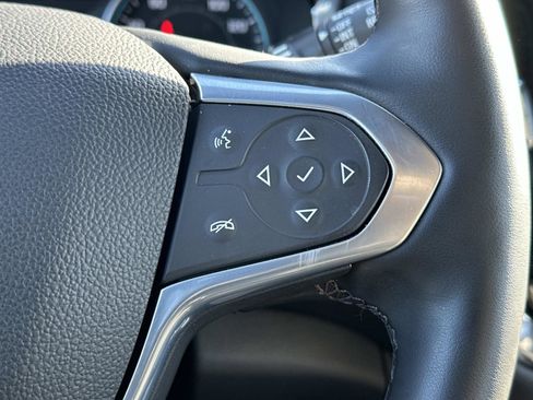 Certified 2023 Chevrolet Traverse LT w/ Rear Camera Mirror Package image 23