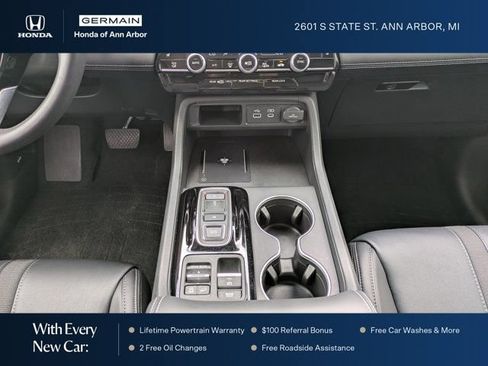 Used 2025 Honda Pilot Touring image 18