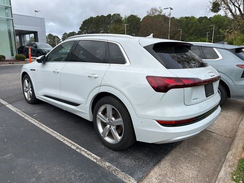 Used 2019 Audi e-tron Premium Plus image 3