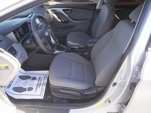 Used 2015 Hyundai Elantra SE w/ Option Group 02 image 9