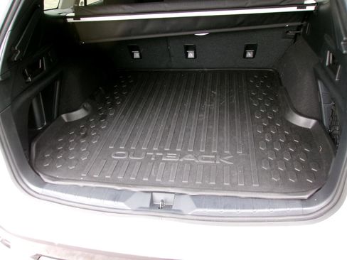 Used 2021 Subaru Outback Premium image 27