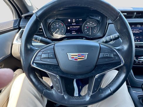 Used 2023 Cadillac XT5 Premium Luxury w/ Technology Package FWD image 11