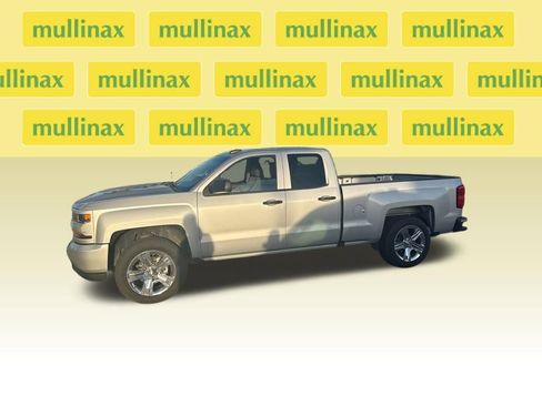 Used 2018 Chevrolet Silverado 1500 Custom w/ Texas Edition image 4