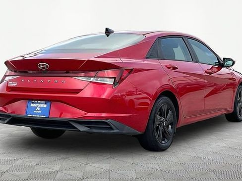 Certified 2021 Hyundai Elantra SEL FWD image 15