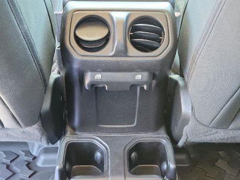 Used 2021 Jeep Wrangler Unlimited Sport AWD/4WD image 15