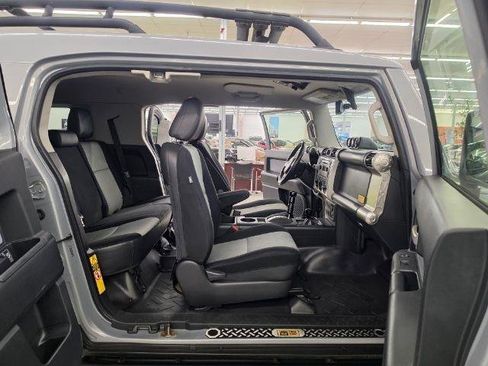 Used 2013 Toyota FJ Cruiser 4WD w/ Trail Teams Special Edition image 30