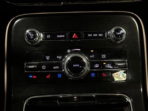 Used 2022 Lincoln Nautilus Reserve AWD/4WD image 43