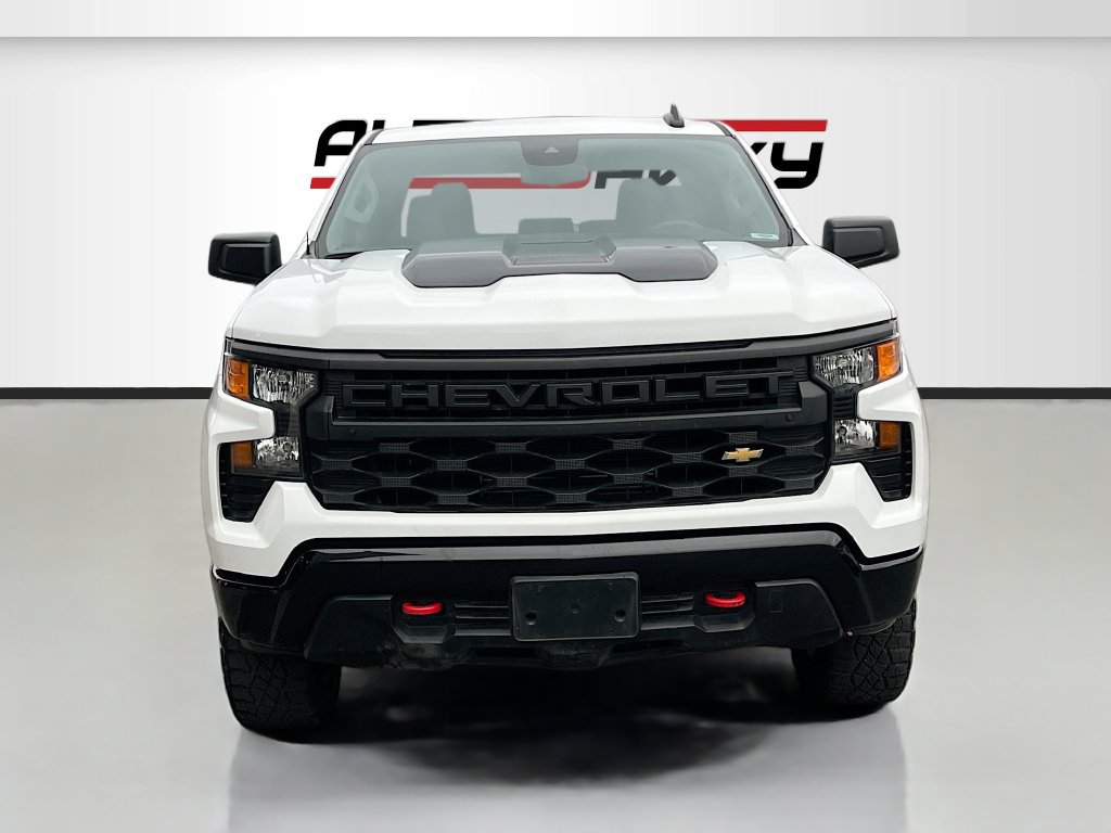 Used 2023 Chevrolet Silverado 1500 Custom Trail Boss w/ LPO, Dark Essentials Package AWD/4WD image 2