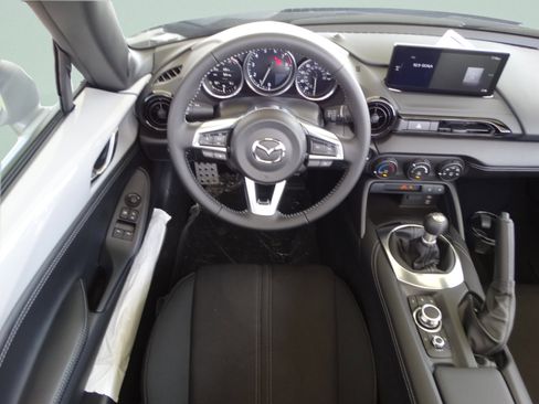 New 2026 MAZDA MX-5 Miata Club w/ Interior Package RWD image 14