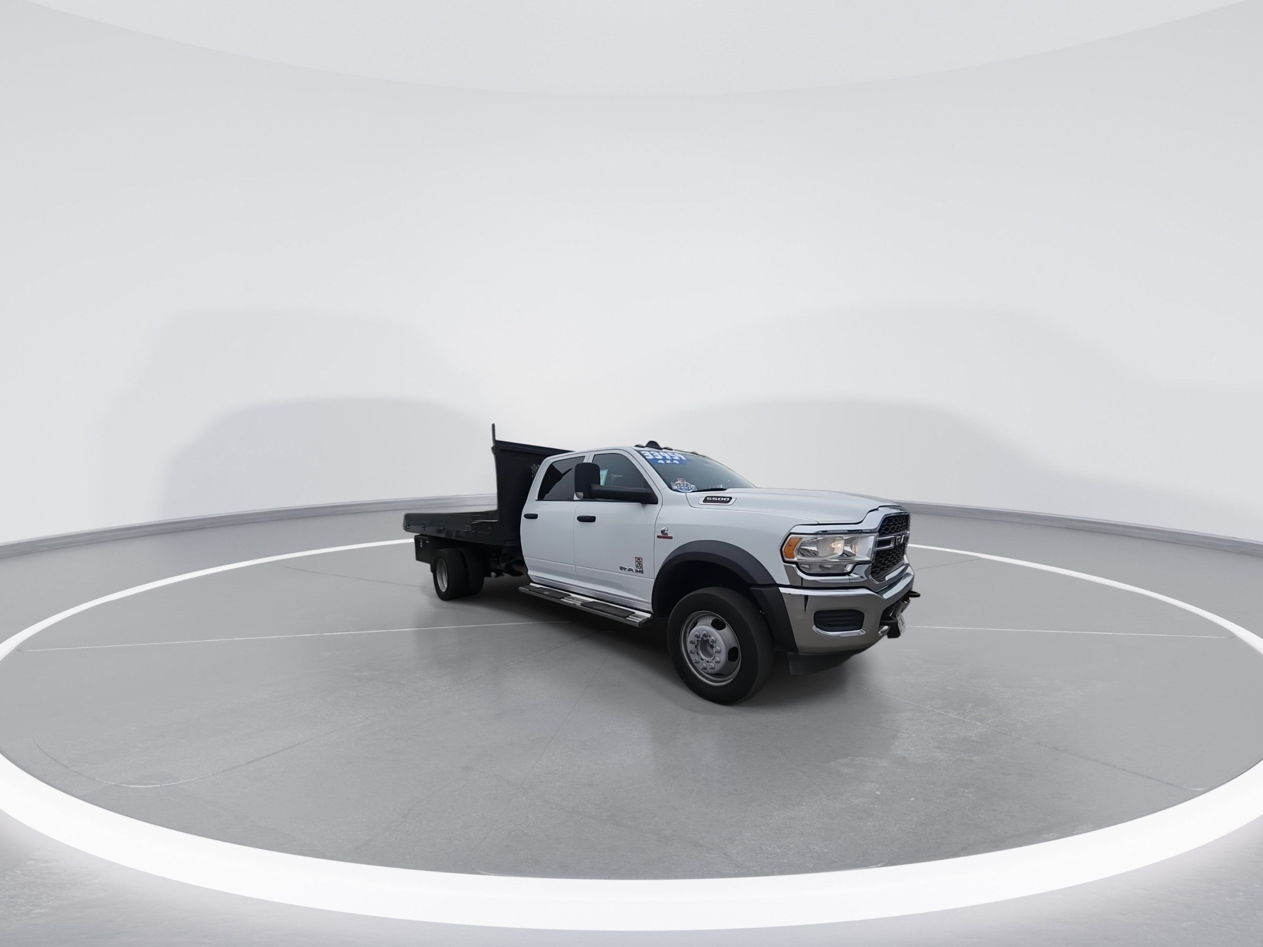 Used 2019 RAM 5500 Tradesman w/ Electrical Accessory Group AWD/4WD image 2