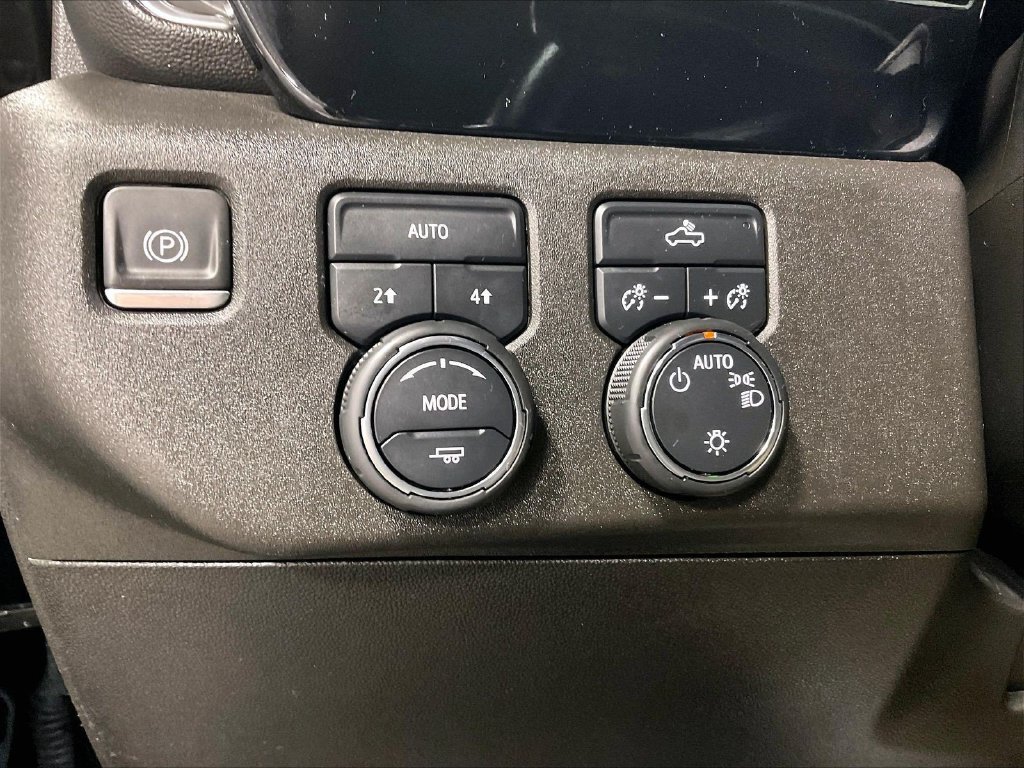 Used 2024 Chevrolet Silverado 1500 LT AWD/4WD image 25