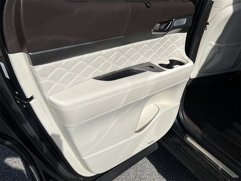Used 2020 Hyundai Palisade Limited image 18