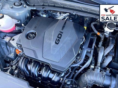 Used 2024 Hyundai Tucson SE image 30