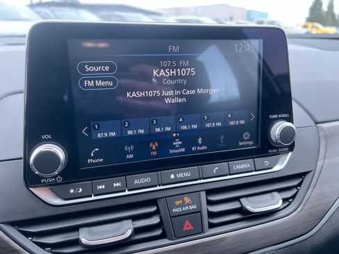 Used 2024 Nissan Altima 2.5 SV FWD image 16