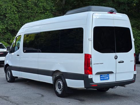 Used 2021 Mercedes-Benz Sprinter 2500 image 4