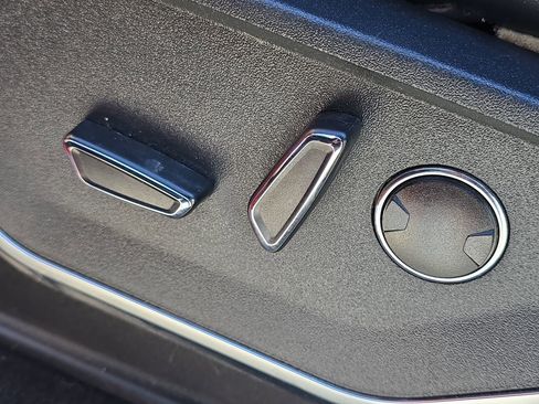 Used 2022 Ford F150 Raptor w/ Raptor 37 Performance Package image 12