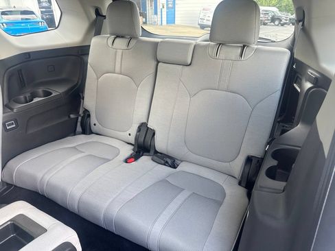 Used 2023 Honda Pilot LX image 31