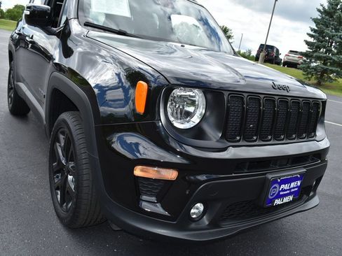 Used 2022 Jeep Renegade Altitude w/ Convenience Group AWD/4WD image 2