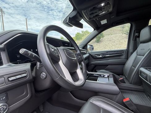 Used 2023 GMC Yukon Denali AWD/4WD image 20