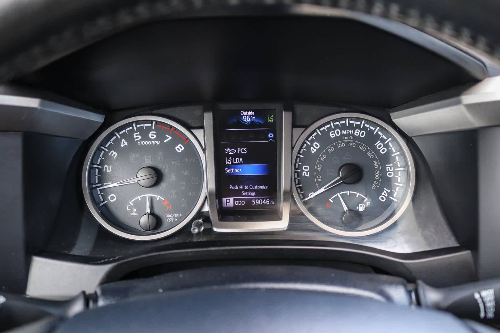 Used 2018 Toyota Tacoma SR5 AWD/4WD image 23