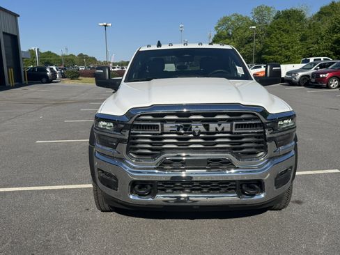 New 2026 RAM 4500 Tradesman w/ Chrome Appearance Group image 2