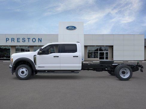 New 2026 Ford F550 4x4 Crew Cab image 3