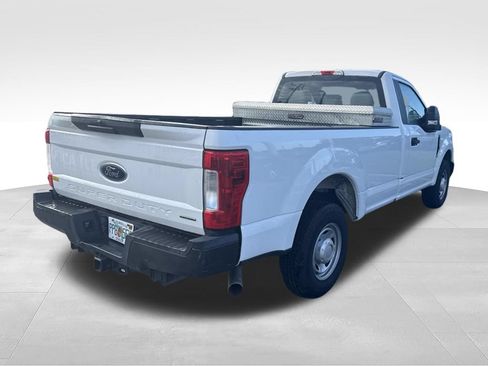 Used 2018 Ford F250 XL w/ Power Equipment Group RWD image 4