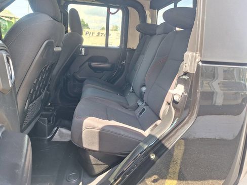 Used 2020 Jeep Gladiator Rubicon image 21