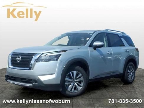 Certified 2025 Nissan Pathfinder SL AWD/4WD image 1