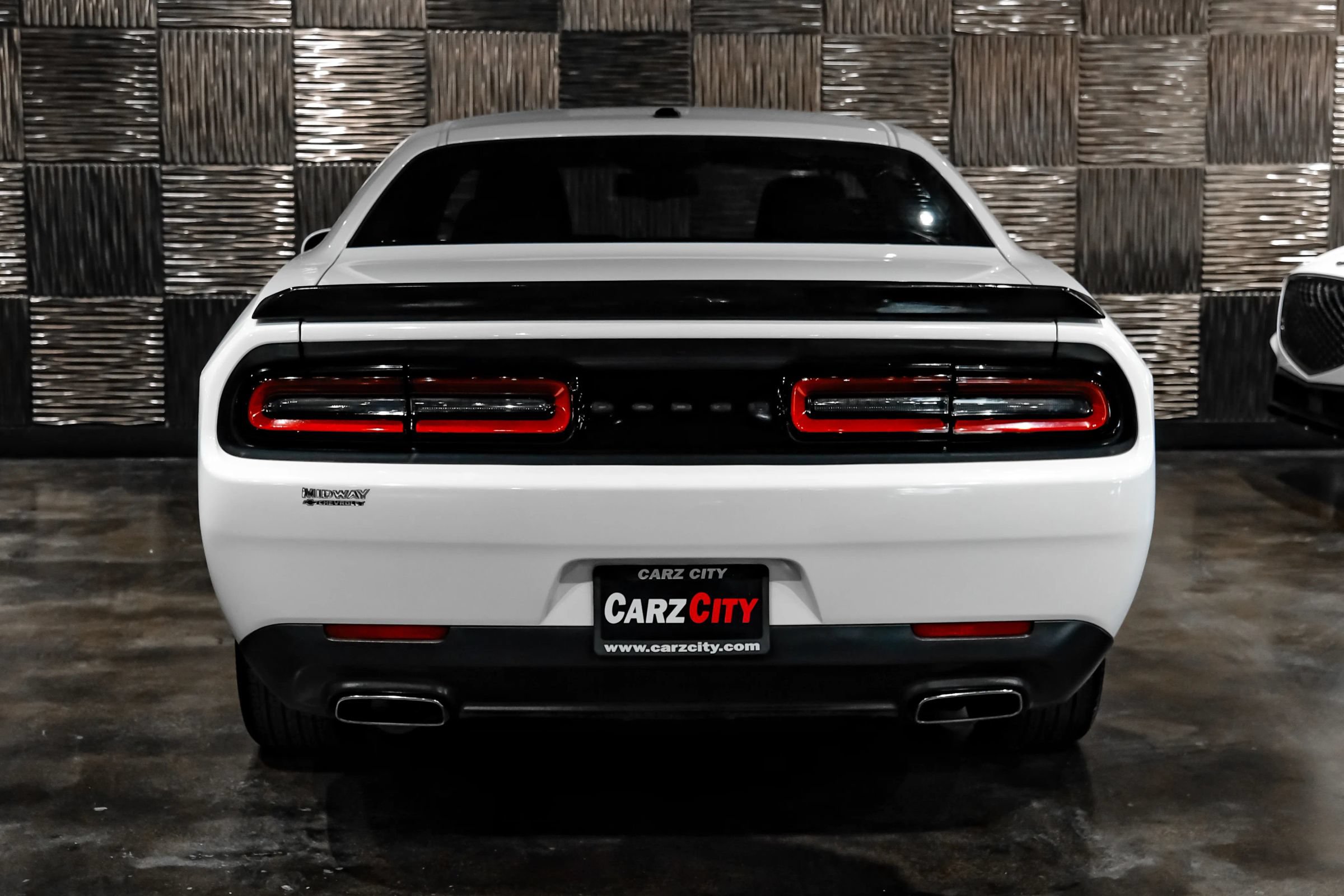 Used 2016 Dodge Challenger SXT RWD image 8