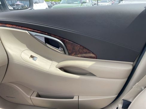 Used 2013 Buick LaCrosse Touring FWD image 22