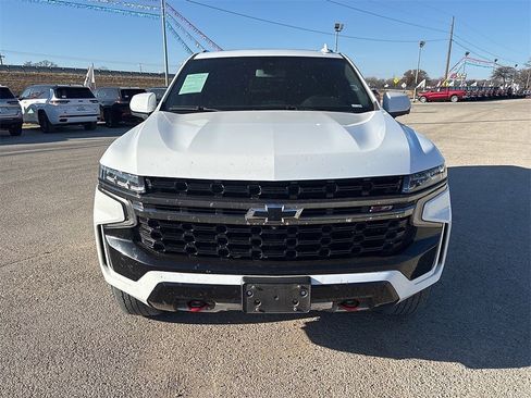 Used 2022 Chevrolet Suburban Z71 w/ Z71 Off-Road Package image 2