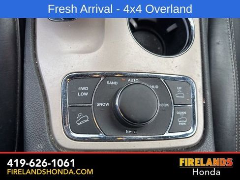 Used 2014 Jeep Grand Cherokee Overland w/ Advanced Technology Group AWD/4WD image 26