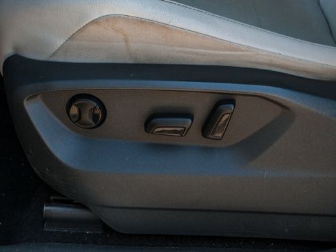 Used 2019 Volkswagen Tiguan SEL AWD/4WD image 10