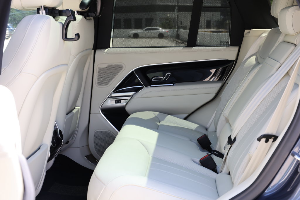 New 2026 Land Rover Range Rover SE AWD/4WD image 33