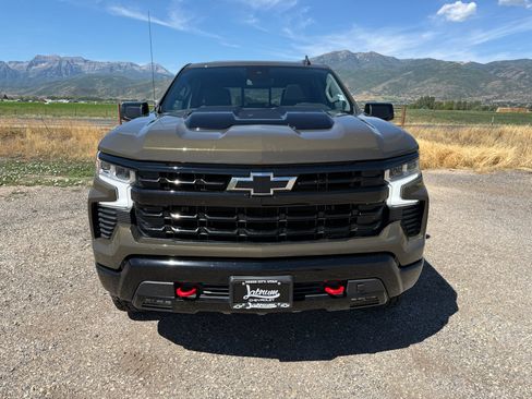 Used 2023 Chevrolet Silverado 1500 LT Trail Boss w/ Convenience Package II AWD/4WD image 2