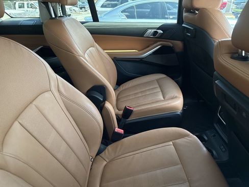Used 2019 BMW X7 xDrive40i w/ Premium Package AWD/4WD image 19